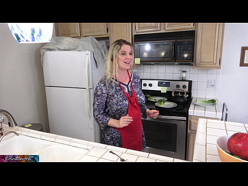 ❤️ Stepmom milking him in the kitchen before his date. ❌ Fucking video at en-gb.redpornpictures.ru ❤